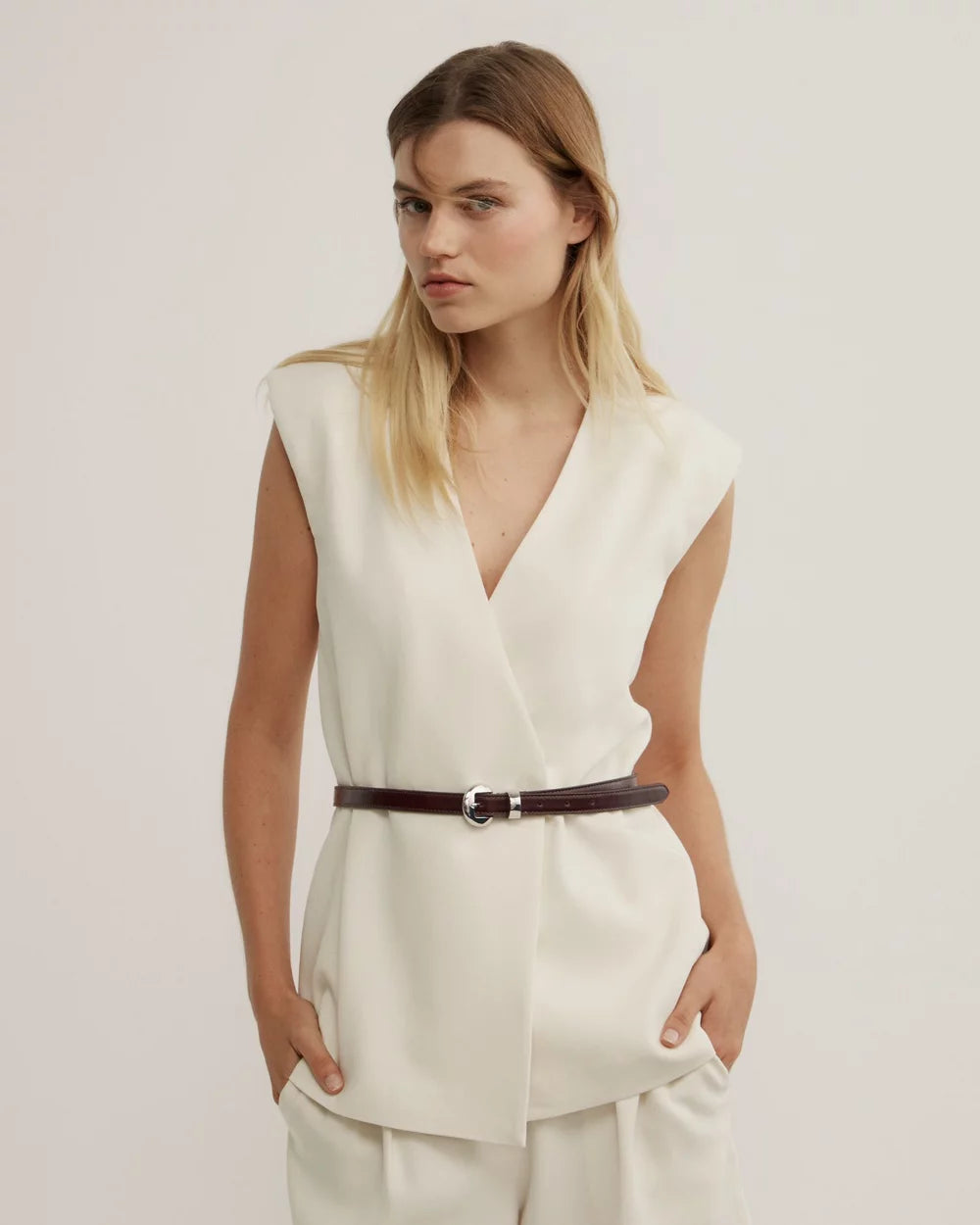 " Curved Buckle Leather Belt